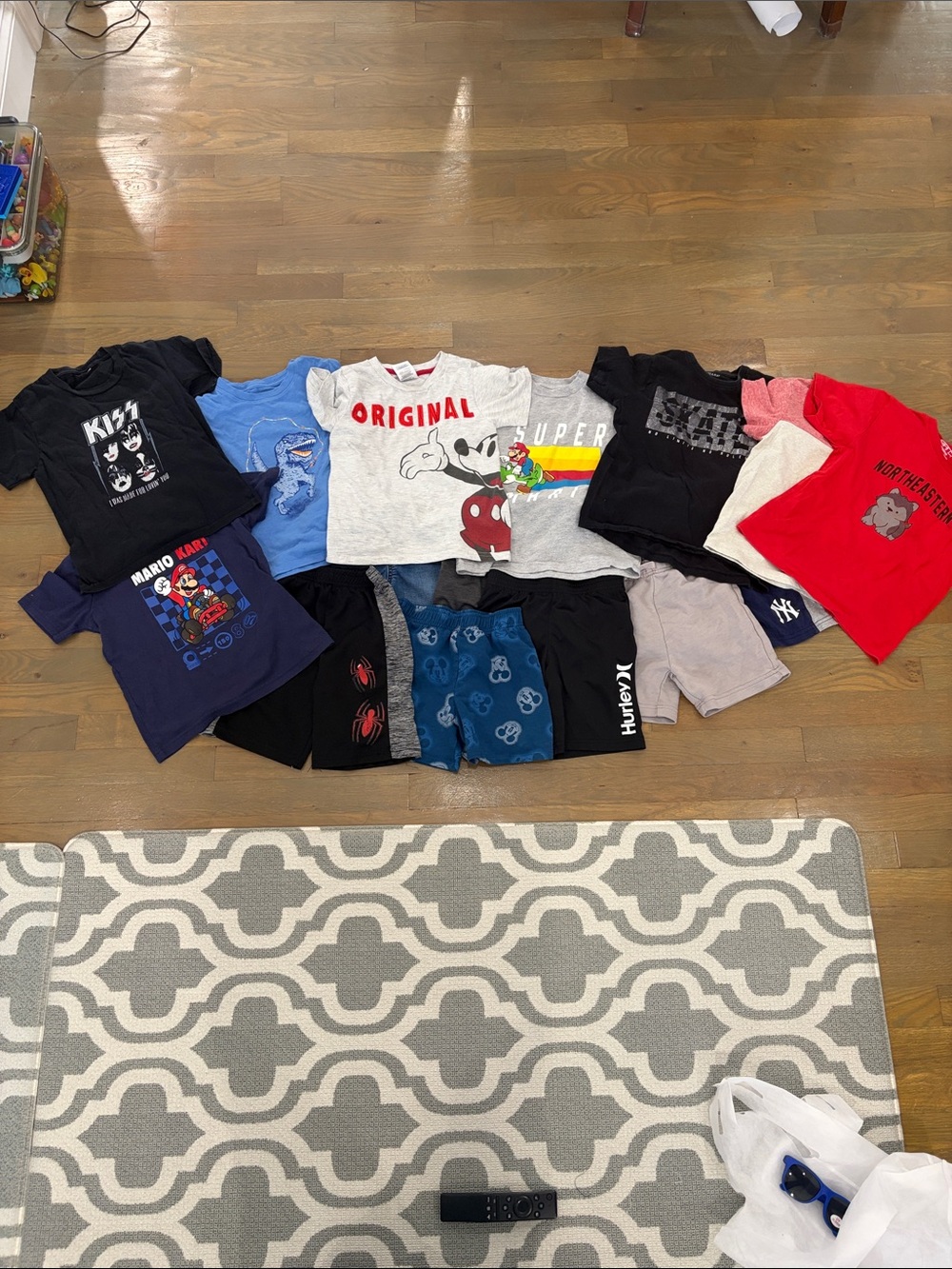 16pc spring/summer 5T boys mixed t-shirt/shorts bundle lot - euc